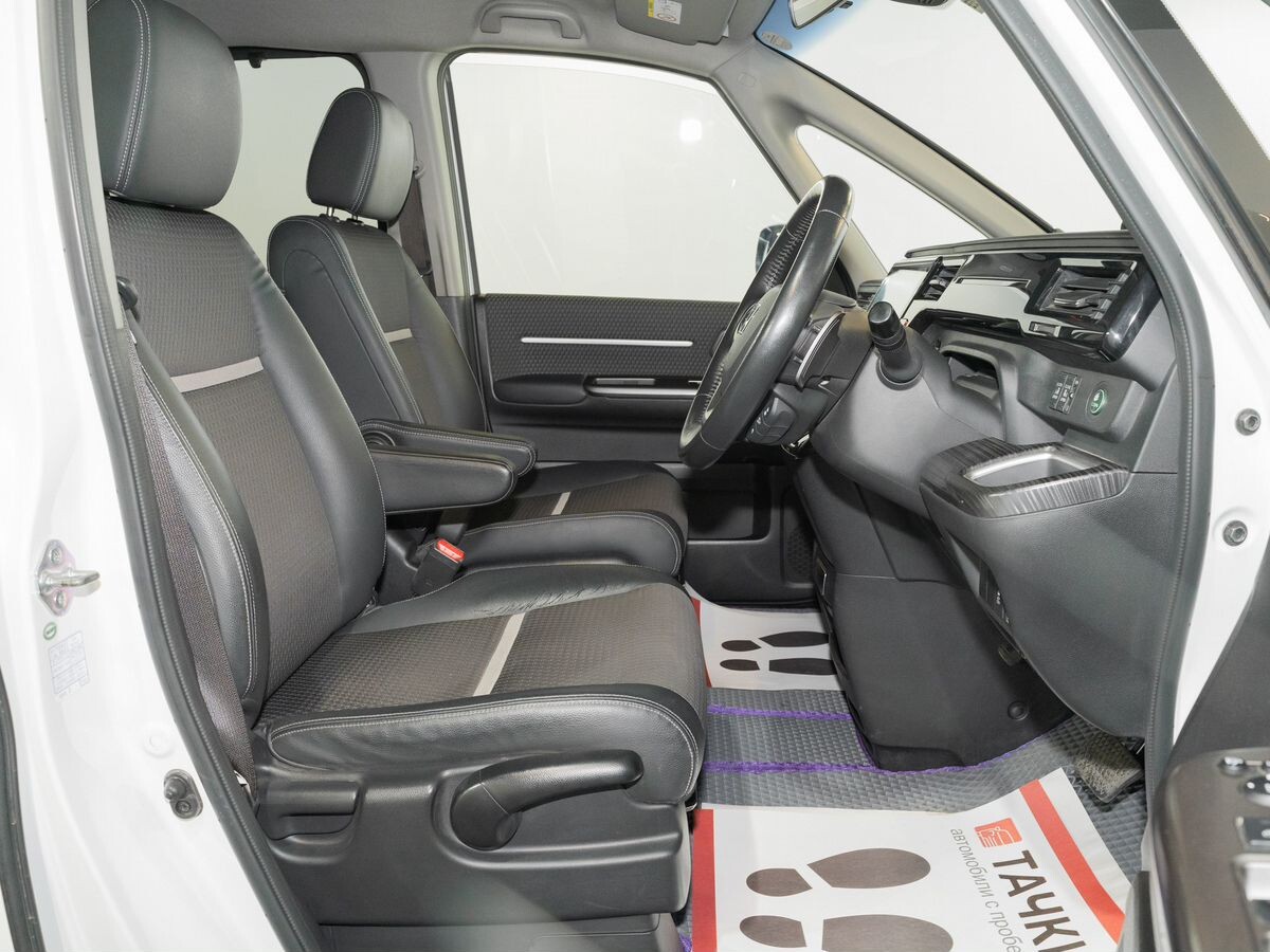 Honda Stepwgn 2015 - фото автомобиля