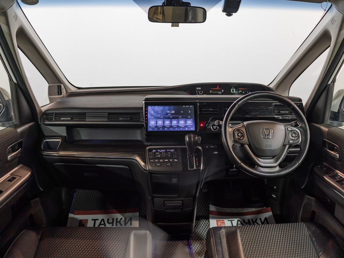 Honda Stepwgn 2015 - фото автомобиля