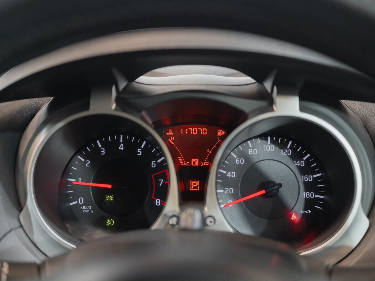 Nissan Juke 2011 - фото автомобиля