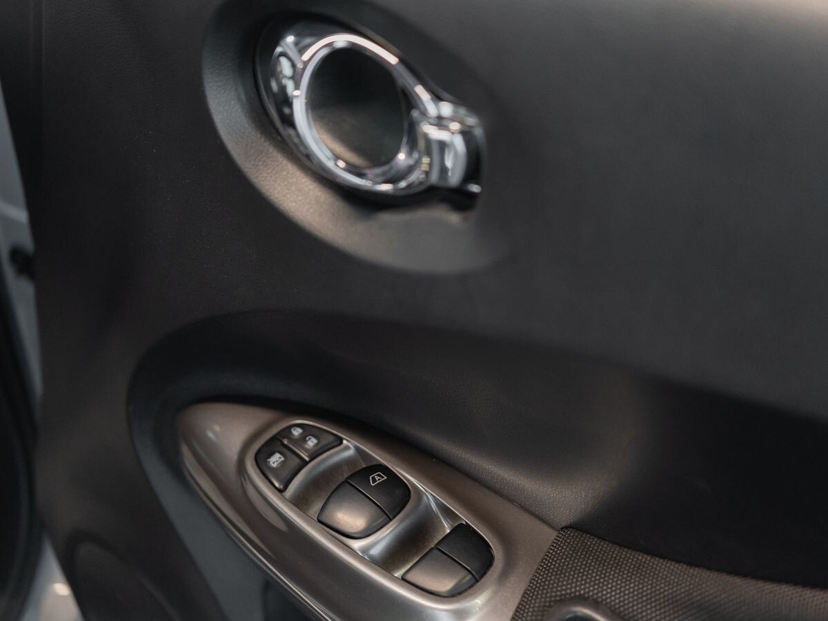 Nissan Juke 2011 - фото автомобиля