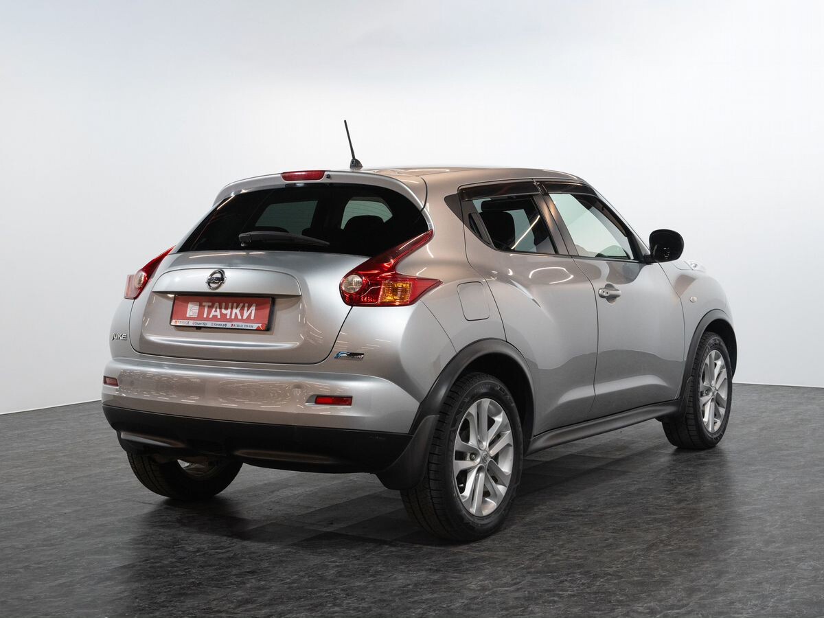 Nissan Juke 2011 - фото автомобиля