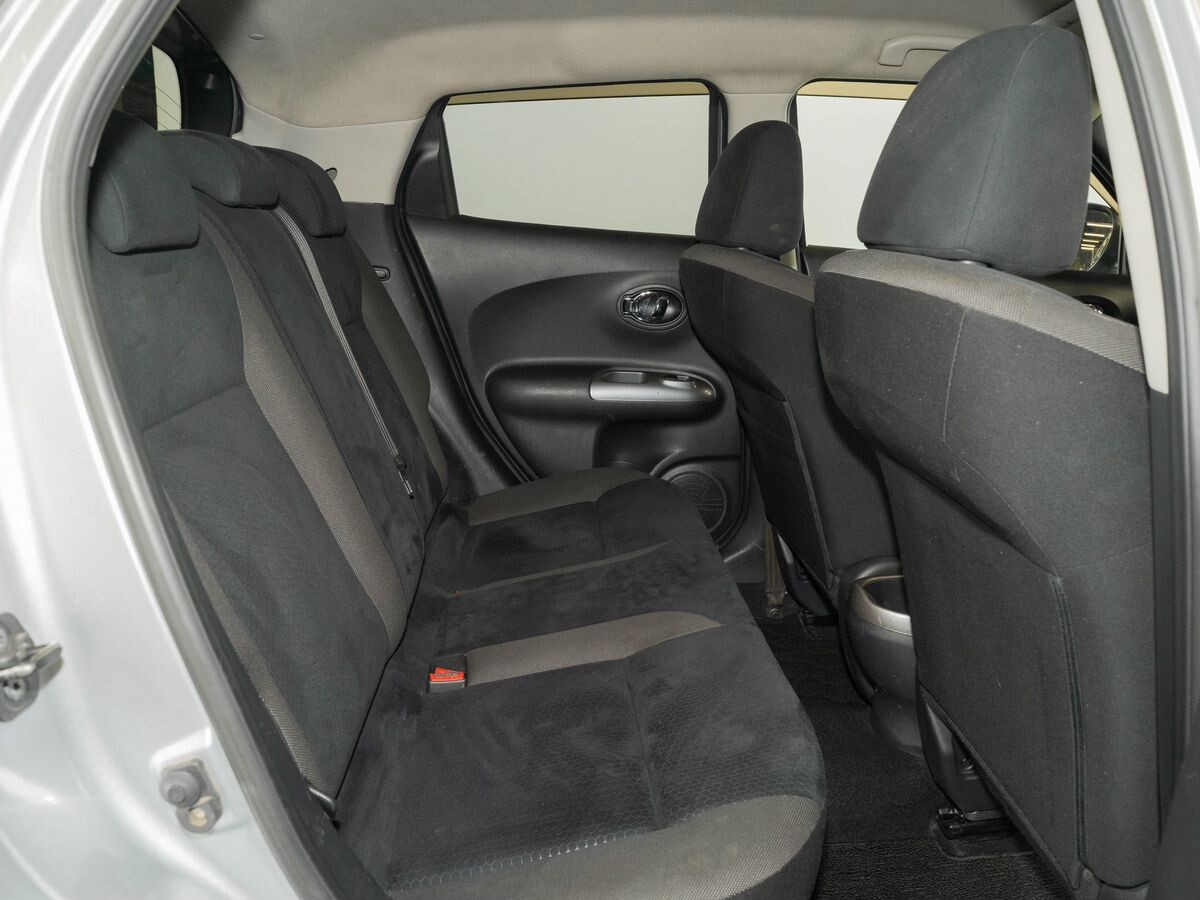 Nissan Juke 2011 - фото автомобиля