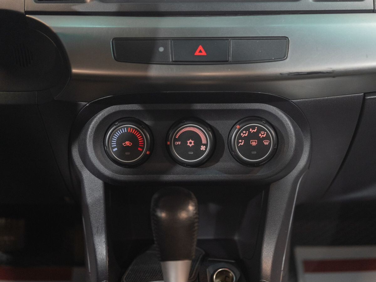 Mitsubishi Lancer 2013 - фото автомобиля