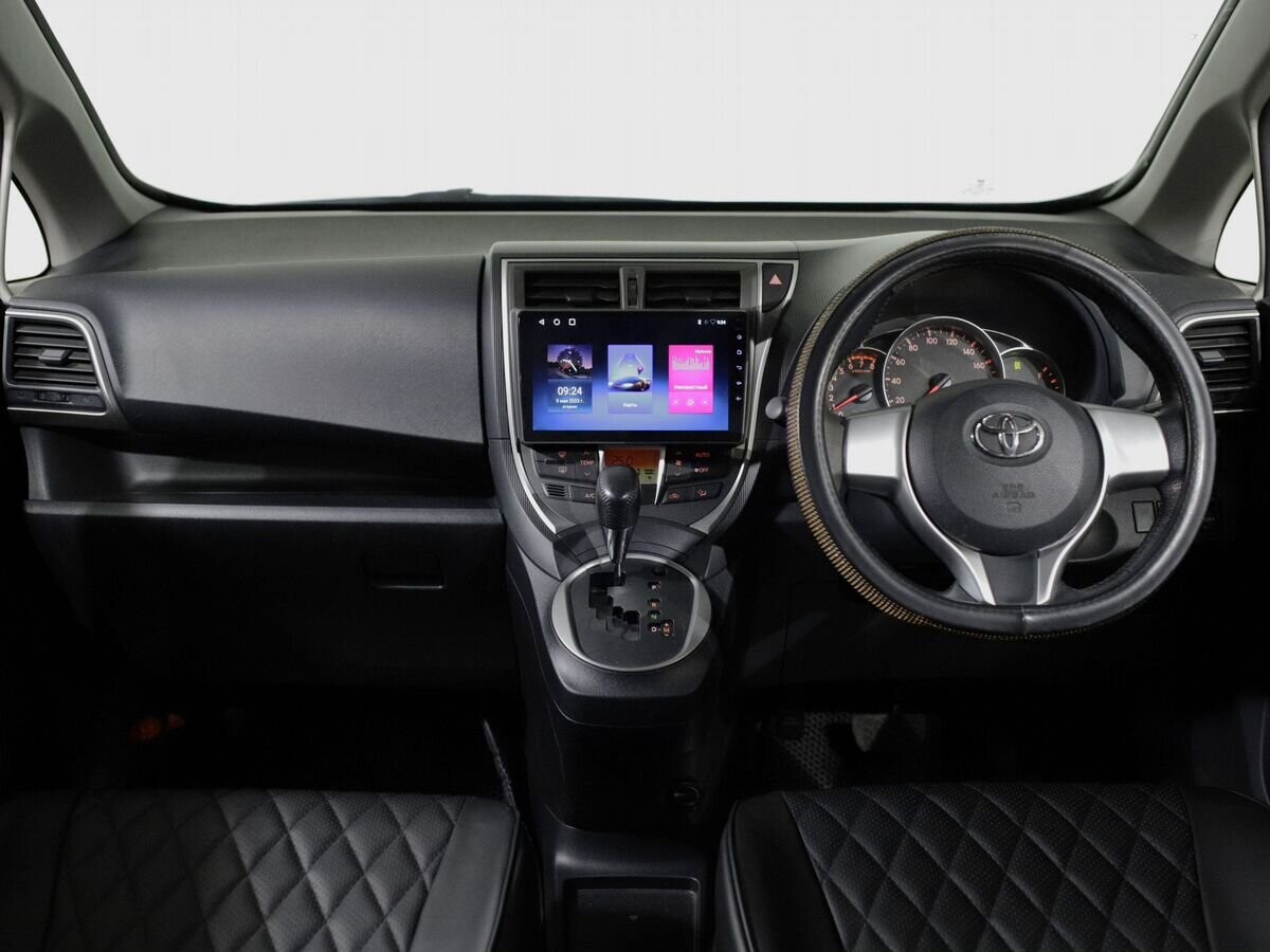 Toyota Ractis 2011 - фото автомобиля