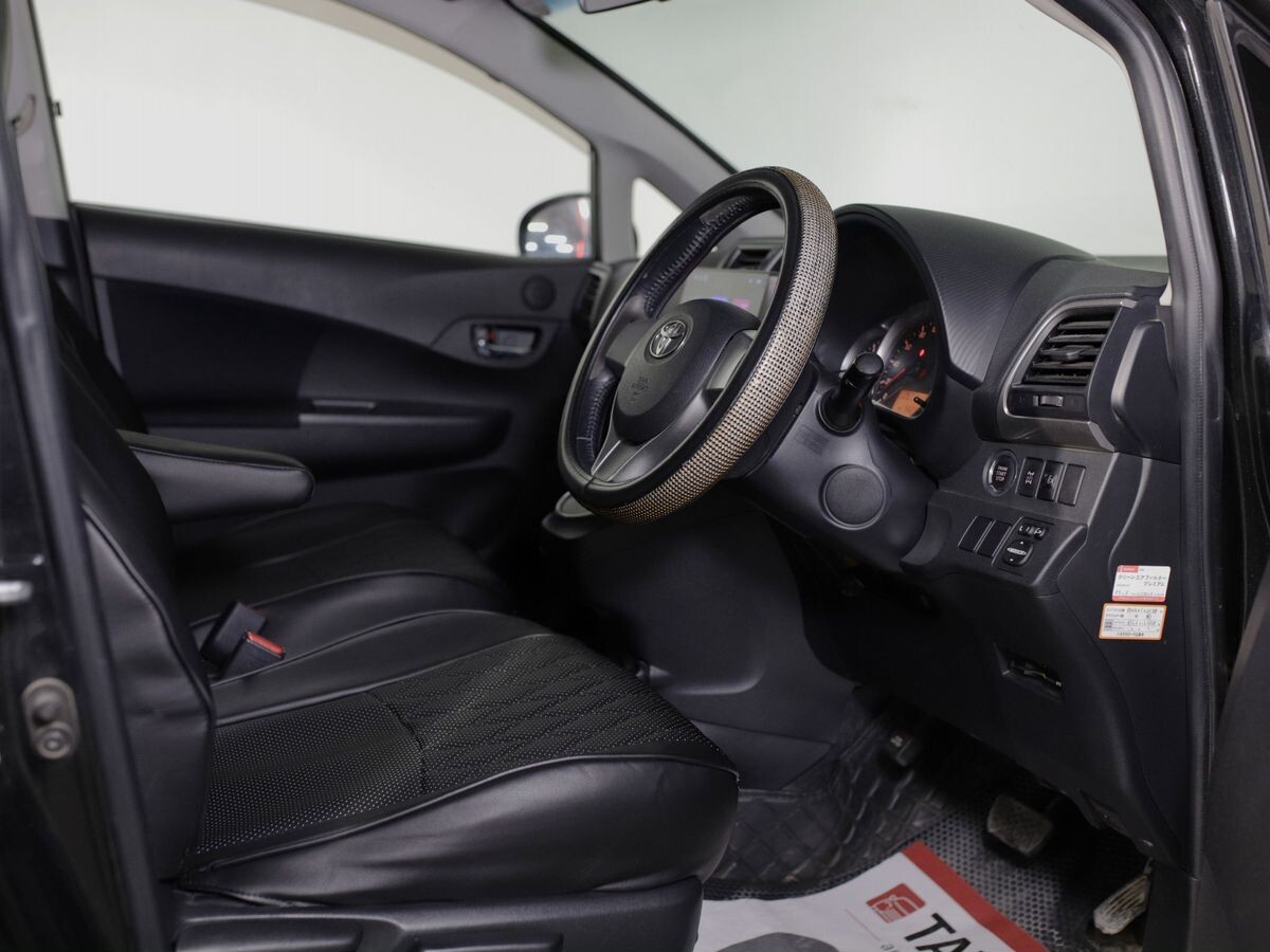 Toyota Ractis 2011 - фото автомобиля