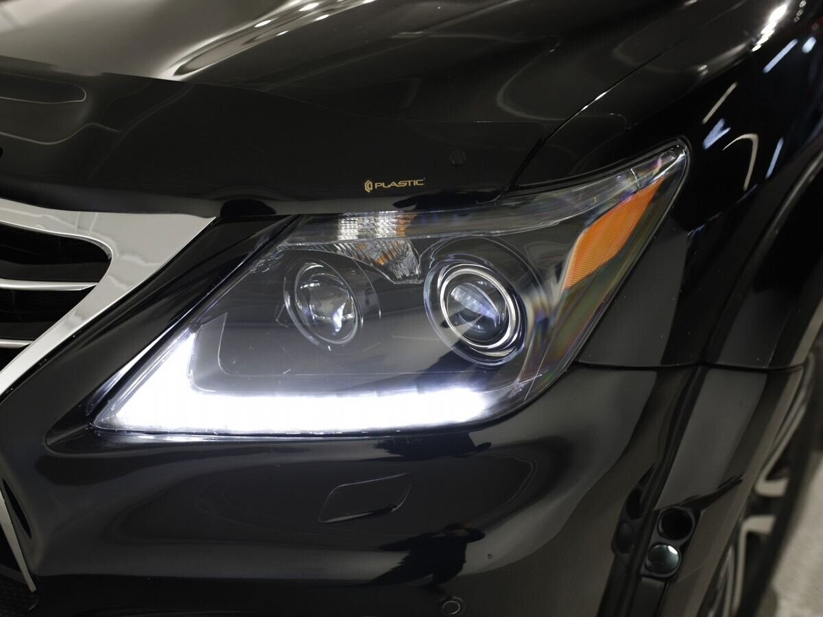 Lexus LX 2010 - фото автомобиля