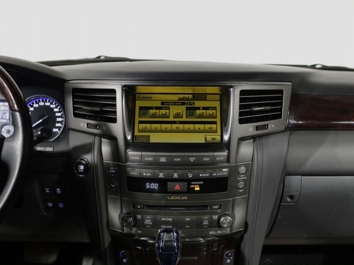 Lexus LX 2010 - фото автомобиля