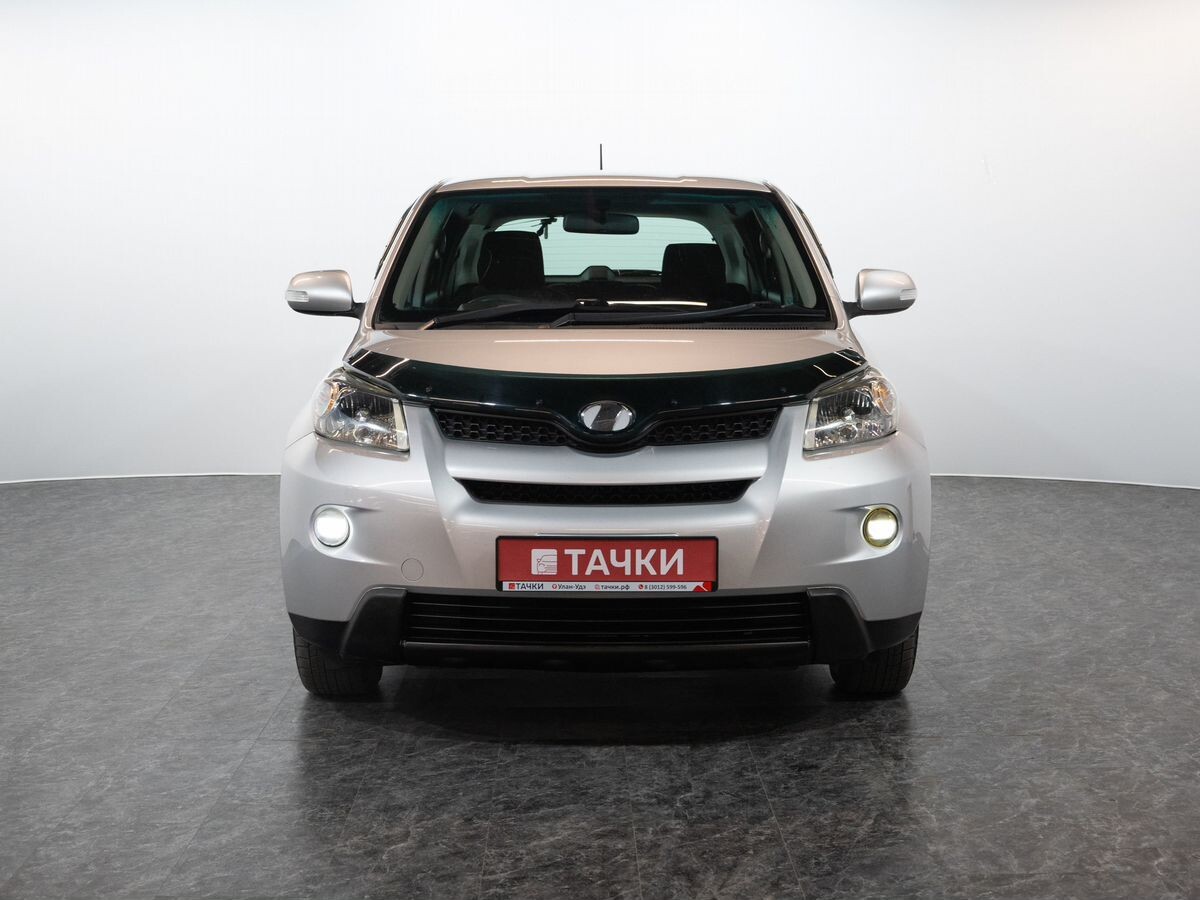 Toyota Ist 2013 - фото автомобиля