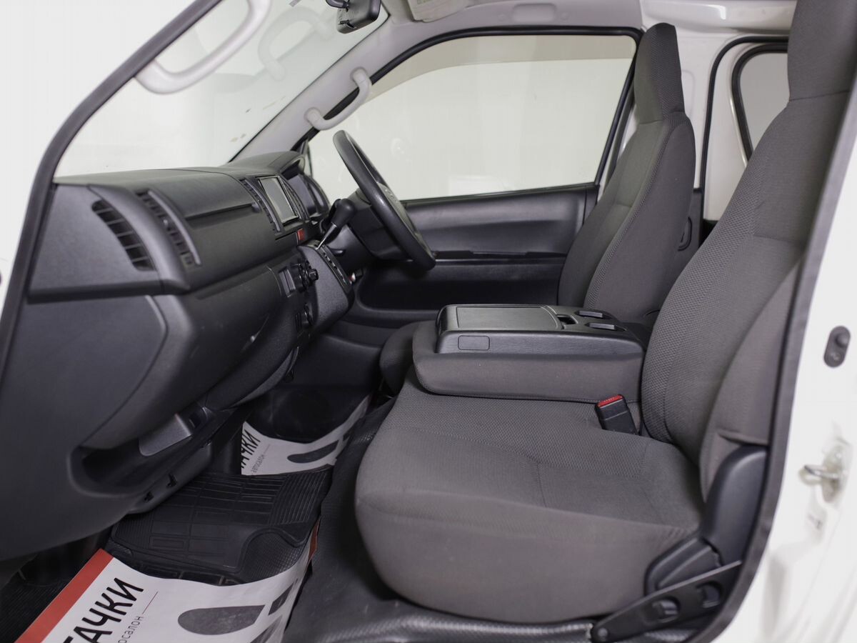 Toyota RegiusAce 2017 - фото автомобиля