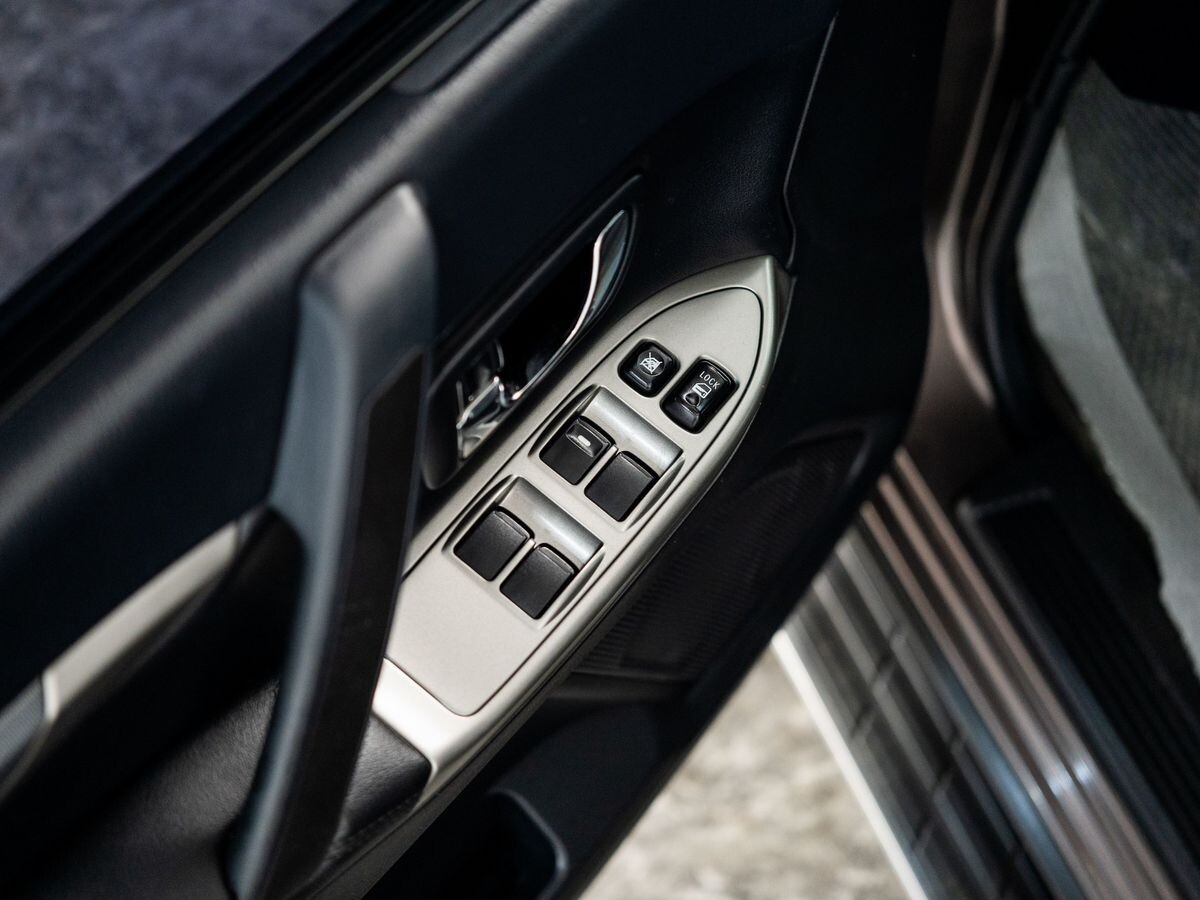 Mitsubishi Pajero 2012 - фото автомобиля