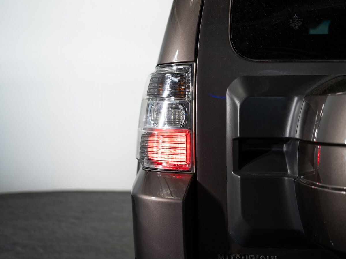 Mitsubishi Pajero 2012 - фото автомобиля