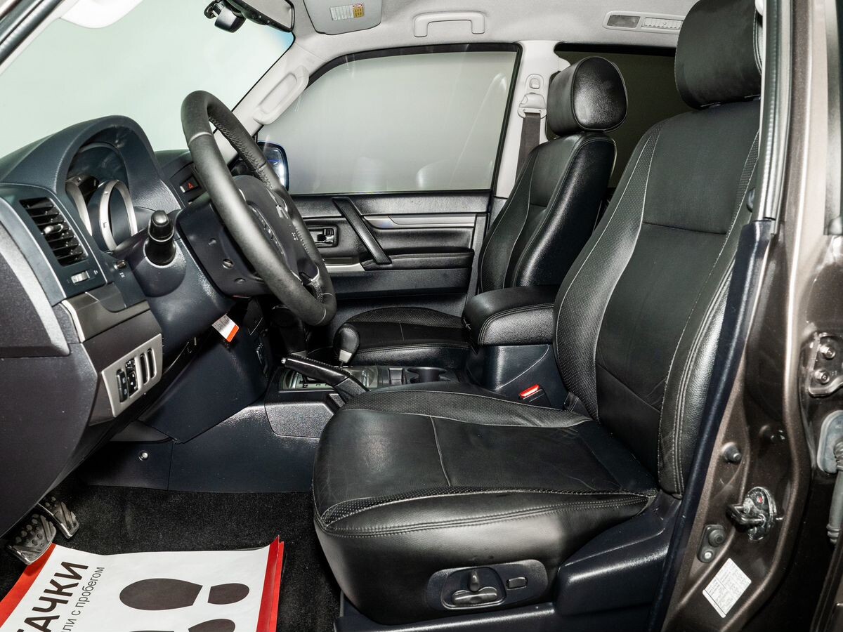 Mitsubishi Pajero 2012 - фото автомобиля