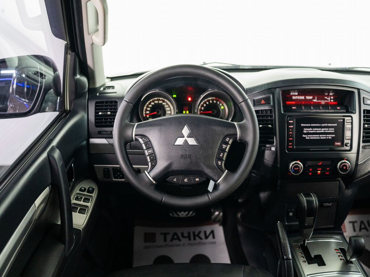 Mitsubishi Pajero 2012 - фото автомобиля
