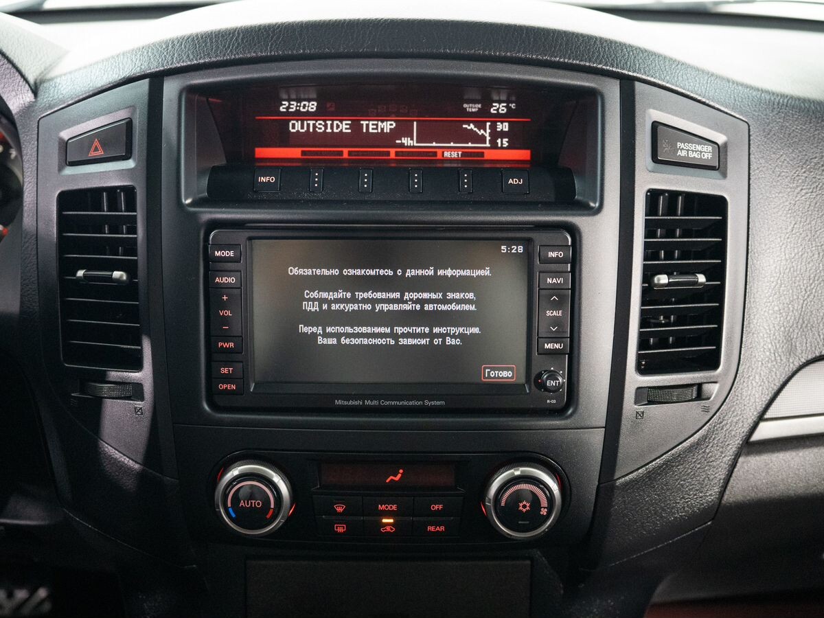 Mitsubishi Pajero 2012 - фото автомобиля