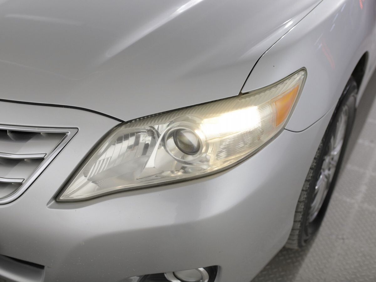 Toyota Camry 2010 - фото автомобиля