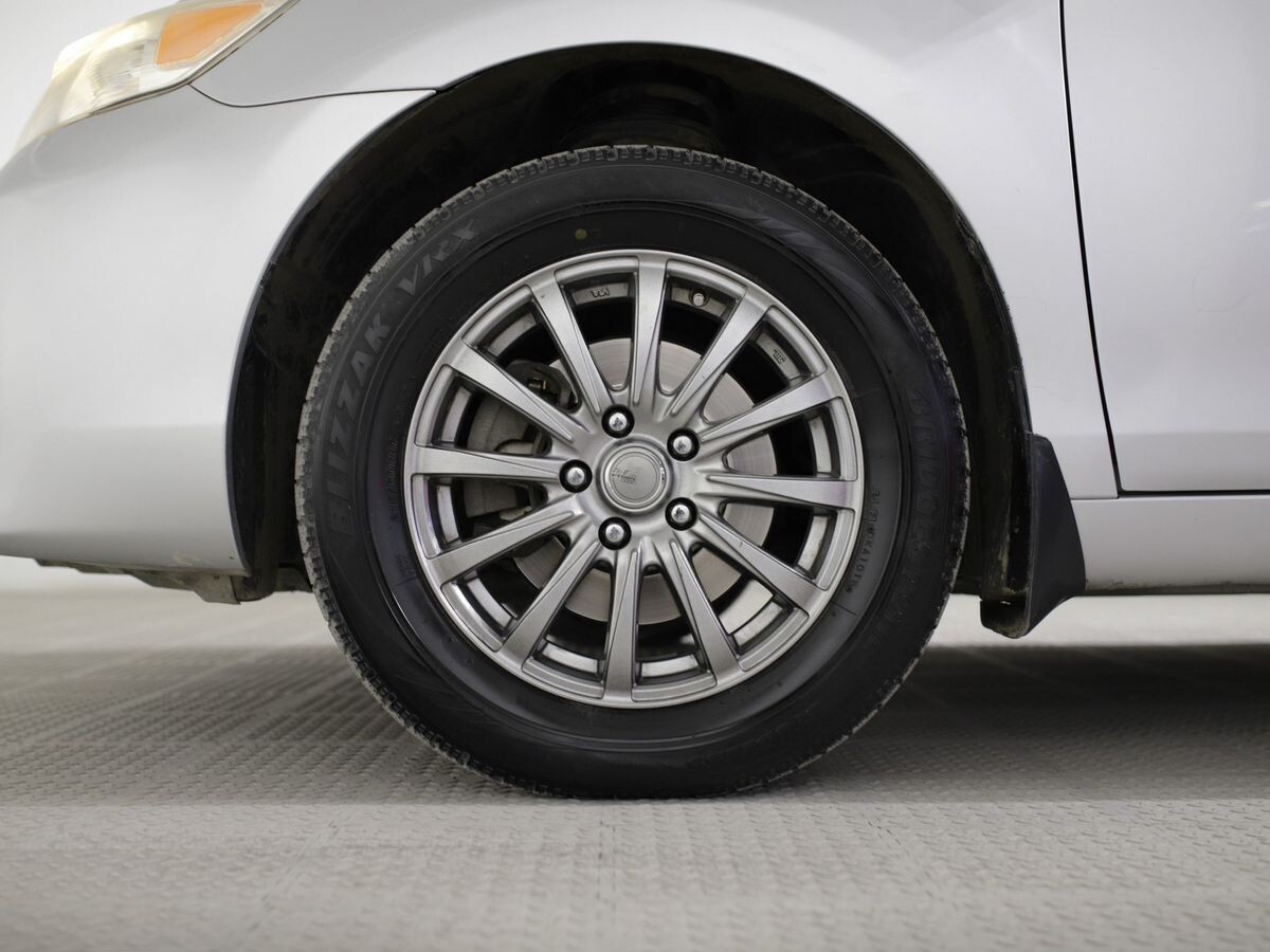 Toyota Camry 2010 - фото автомобиля