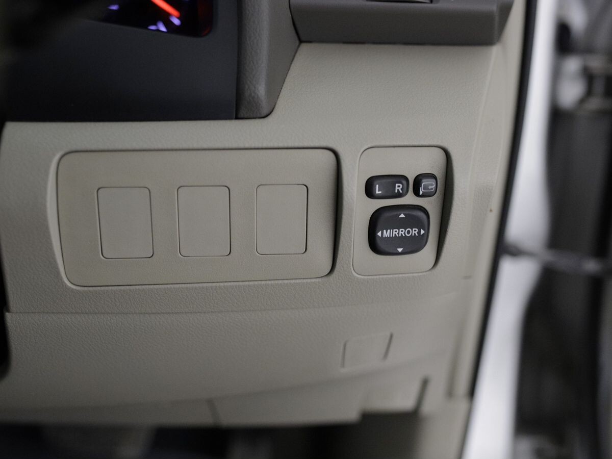 Toyota Camry 2010 - фото автомобиля