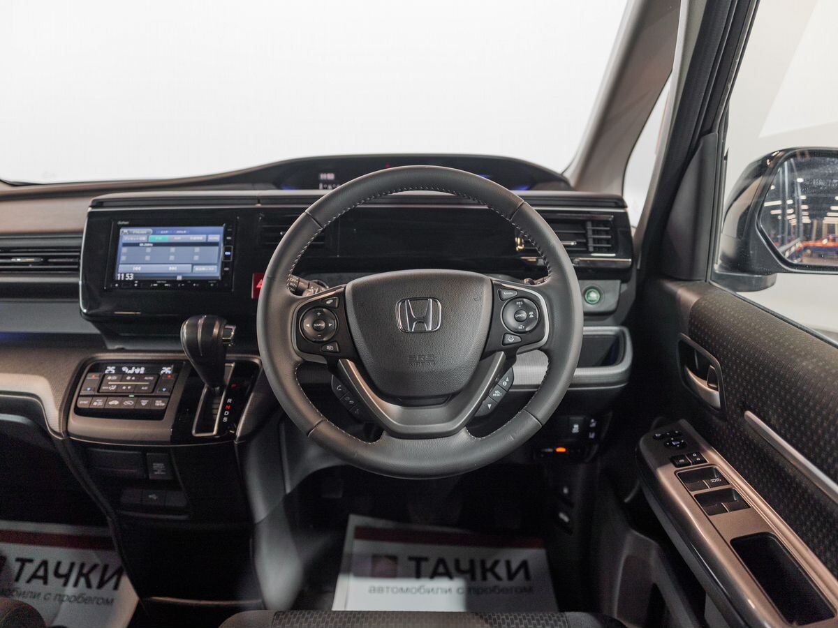 Honda Stepwgn 2021 - фото автомобиля