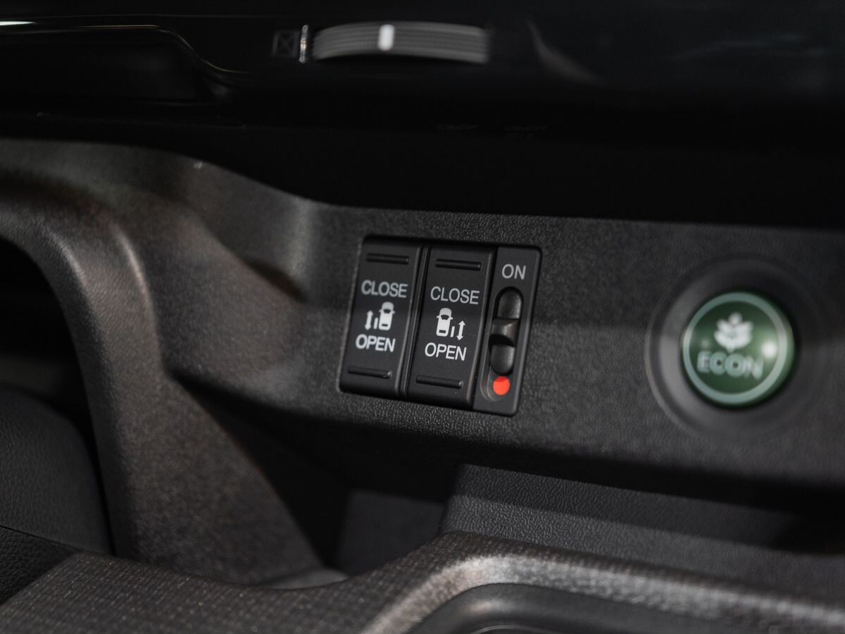 Honda Stepwgn 2021 - фото автомобиля