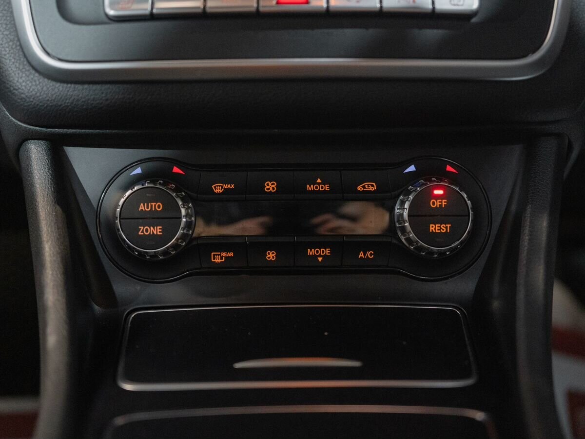 Mercedes-Benz GLA 2017 - фото автомобиля