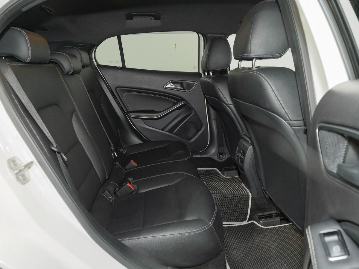 Mercedes-Benz GLA 2017 - фото автомобиля