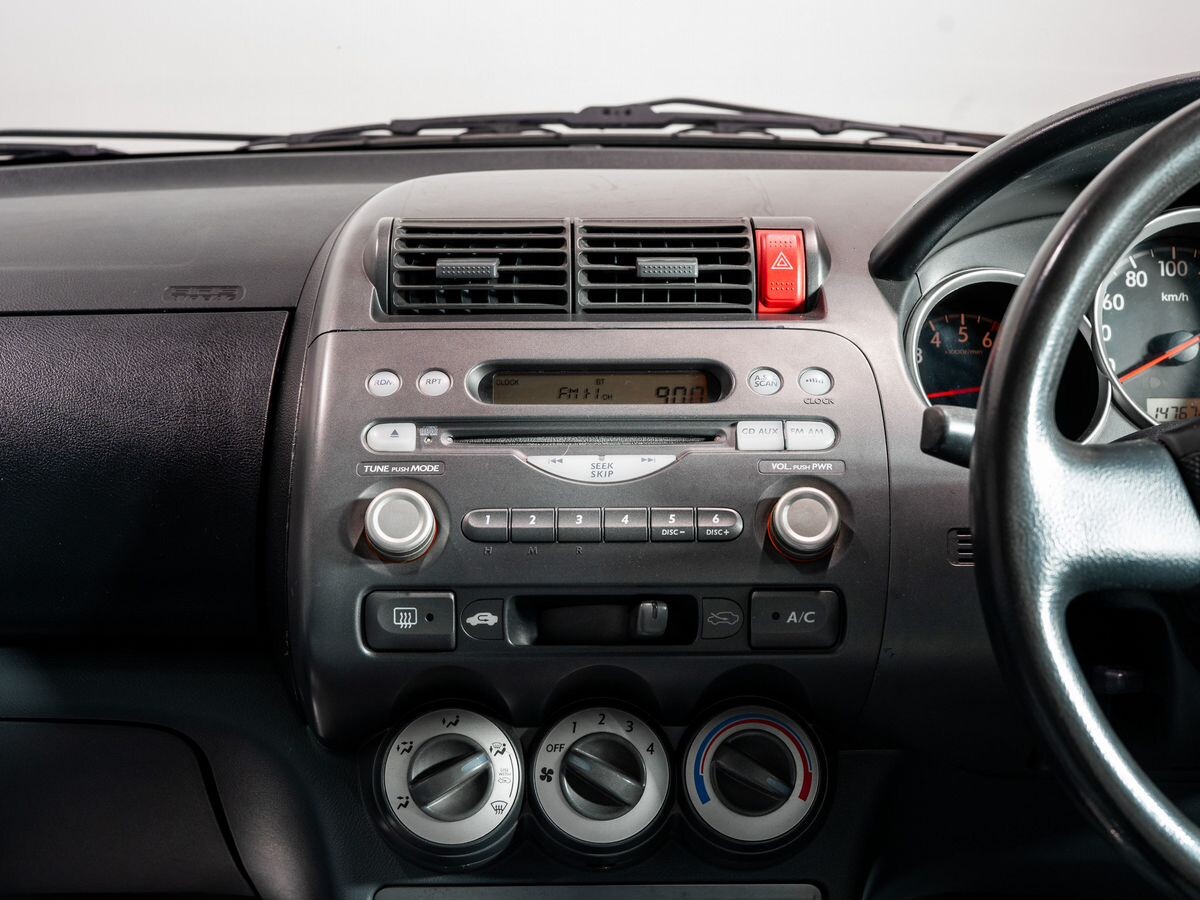 Honda Fit Aria 2007 - фото автомобиля