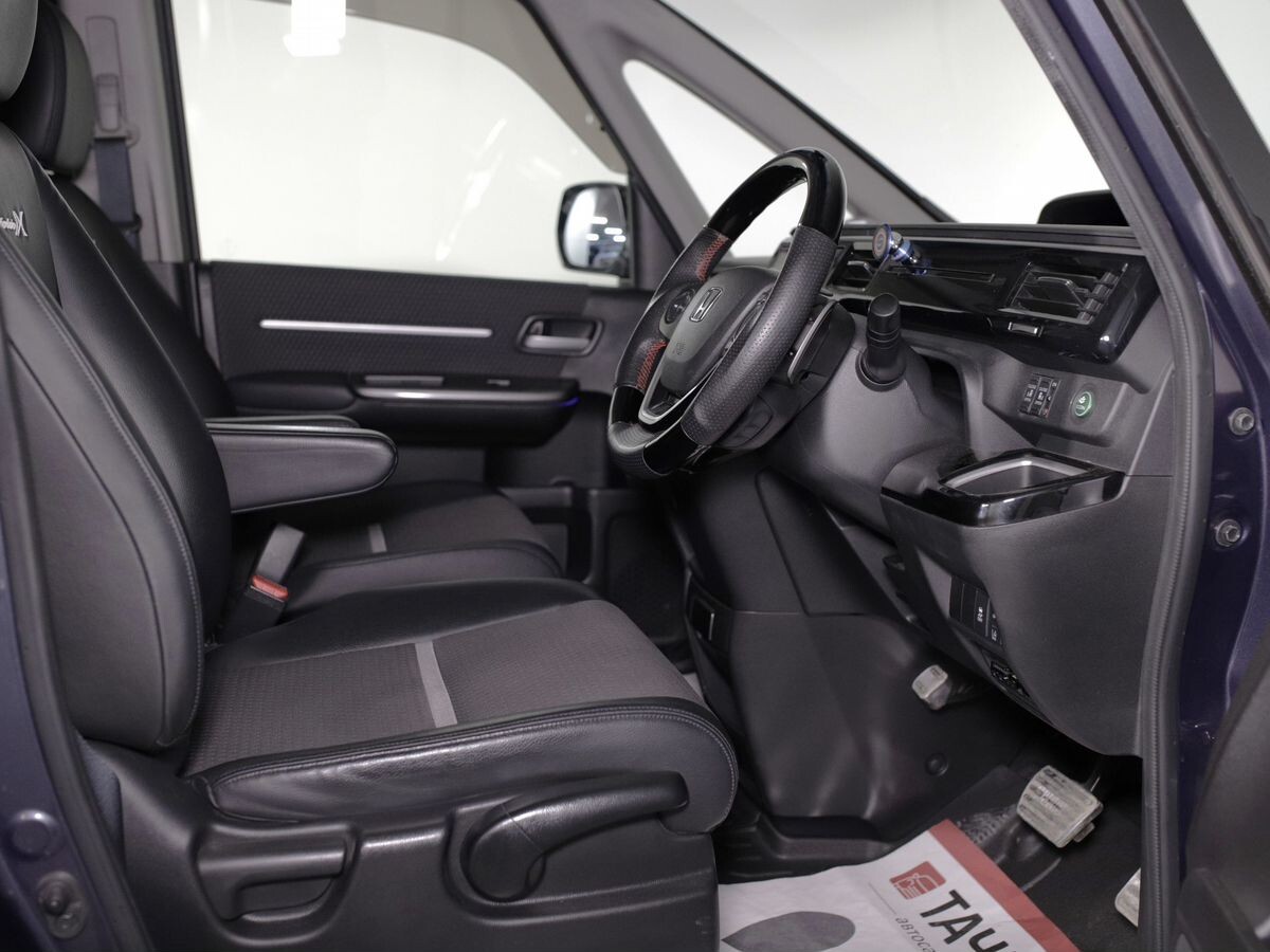 Honda Stepwgn 2016 - фото автомобиля