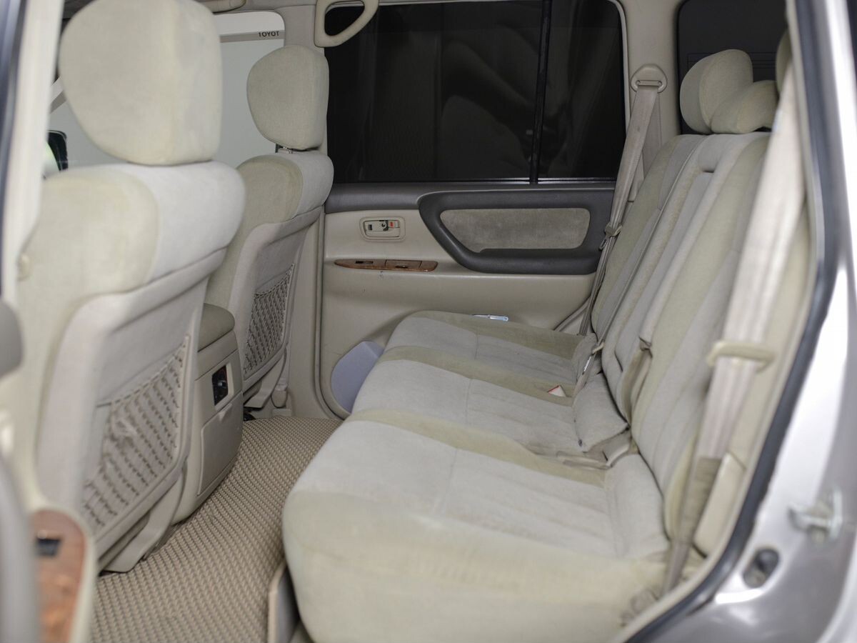 Toyota Land Cruiser 2002 - фото автомобиля