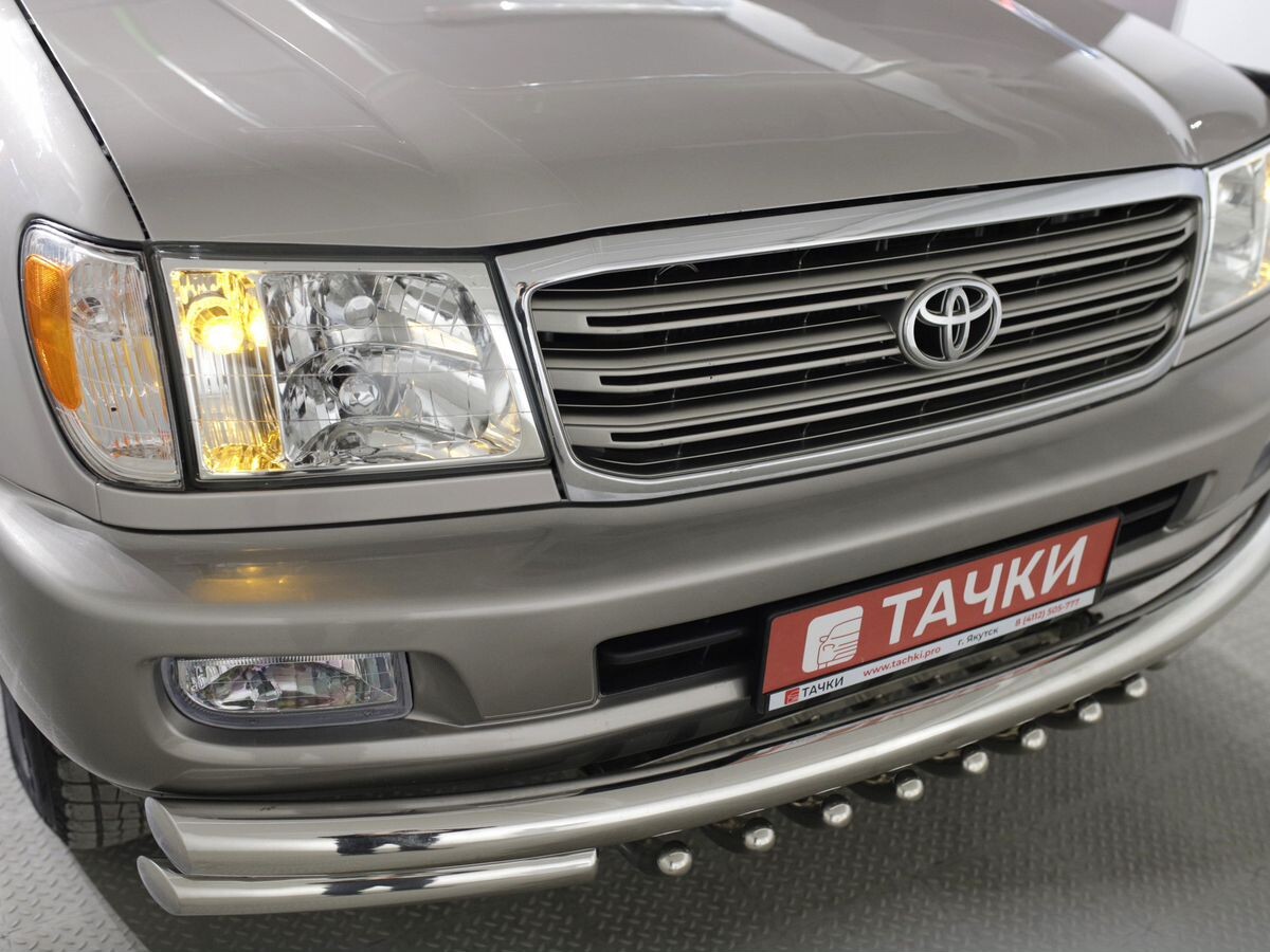 Toyota Land Cruiser 2002 - фото автомобиля