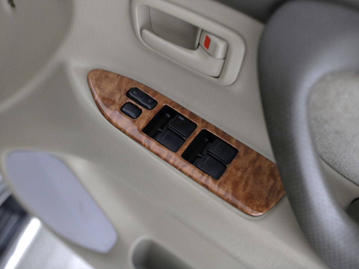 Toyota Land Cruiser 2002 - фото автомобиля