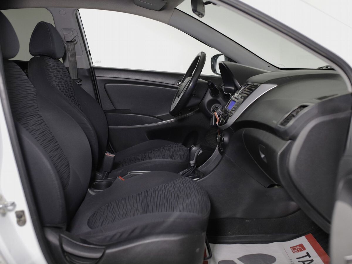 Hyundai Solaris 2016 - фото автомобиля