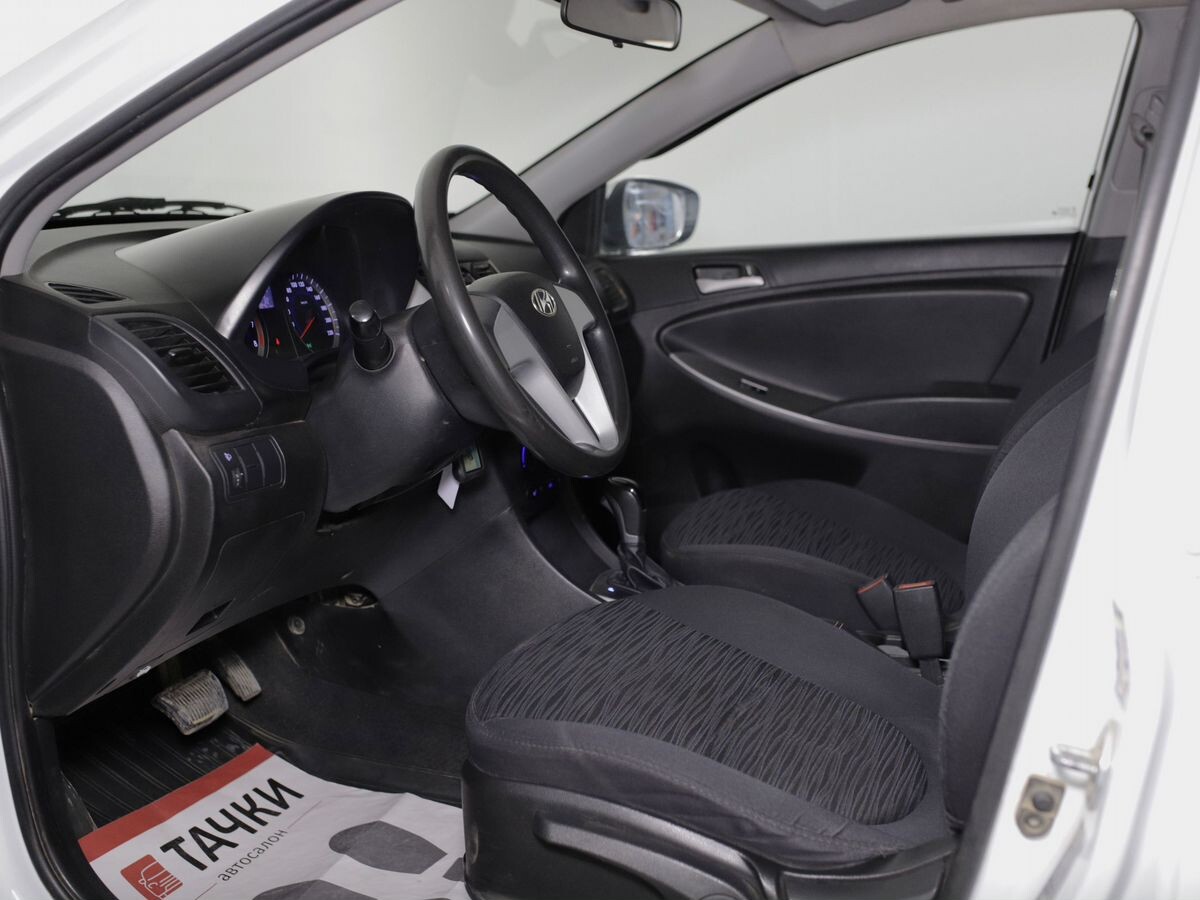 Hyundai Solaris 2016 - фото автомобиля