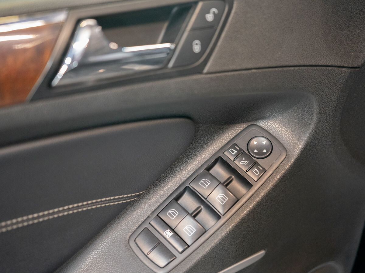 Mercedes-Benz GL-Класс 2010 - фото автомобиля