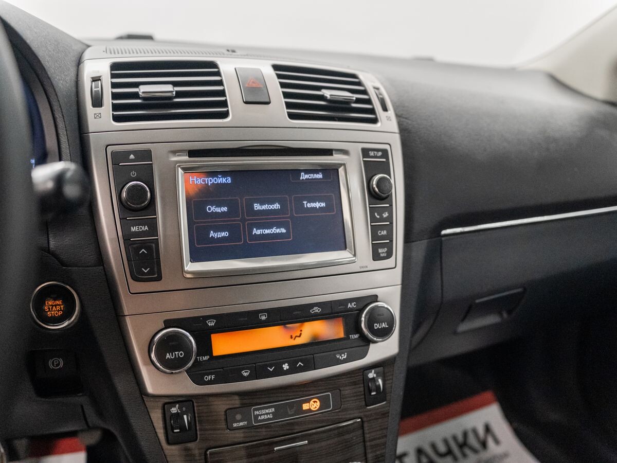 Toyota Avensis 2012 - фото автомобиля