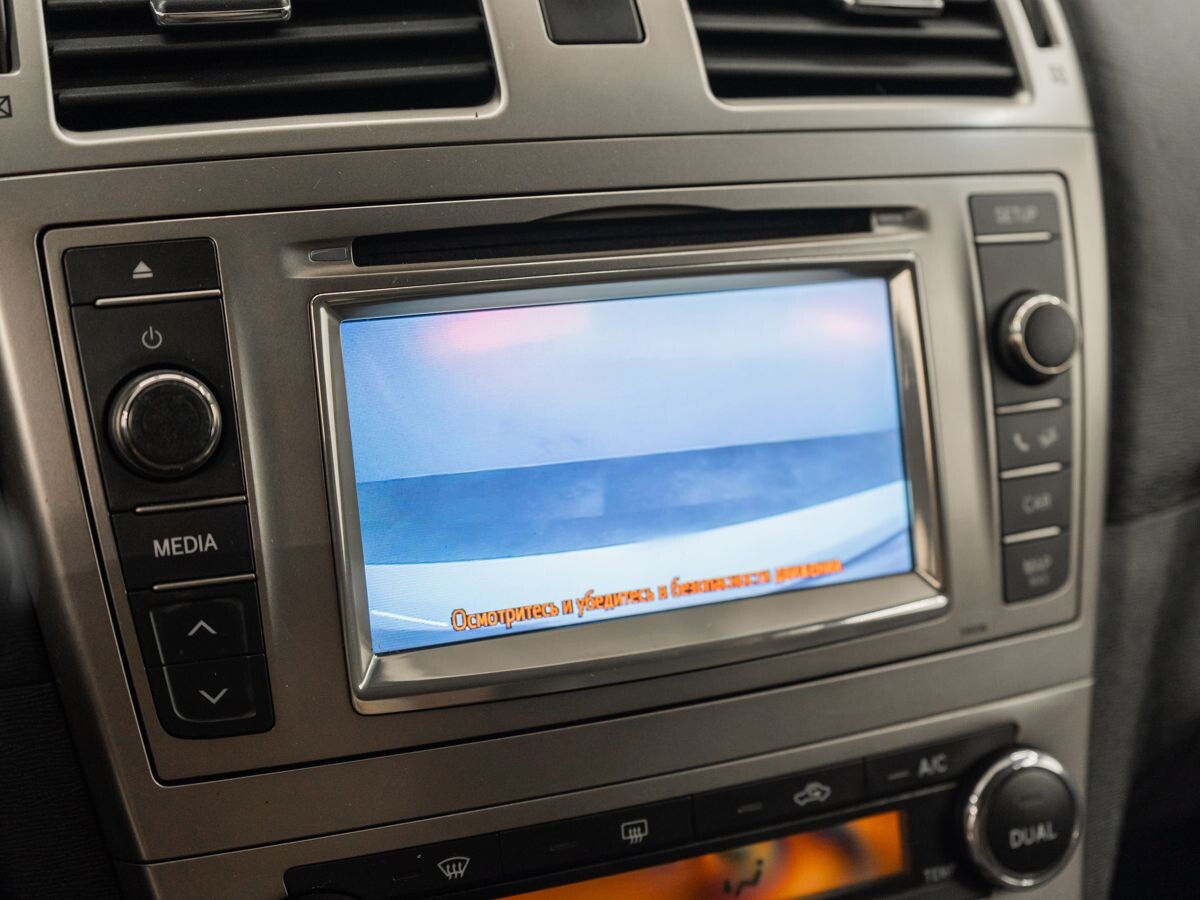 Toyota Avensis 2012 - фото автомобиля