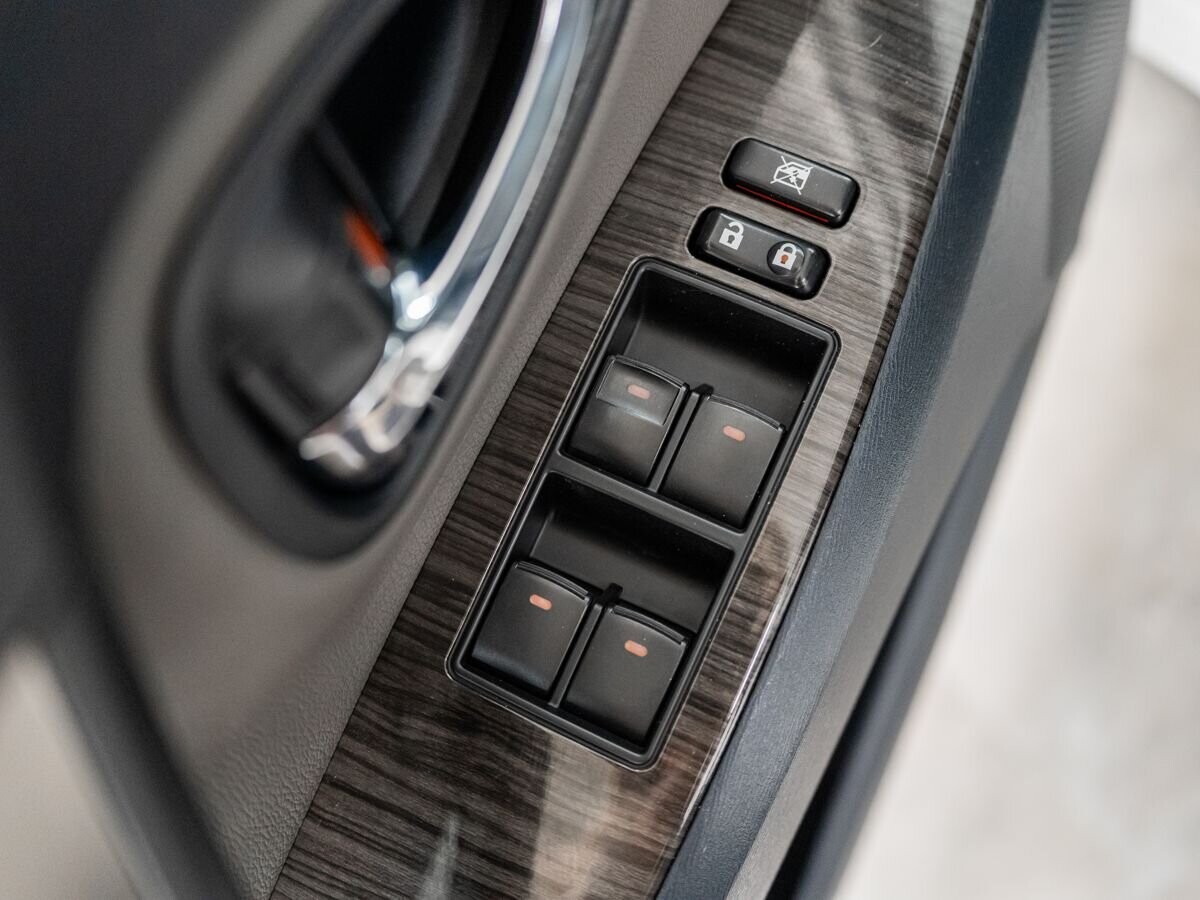 Toyota Avensis 2012 - фото автомобиля