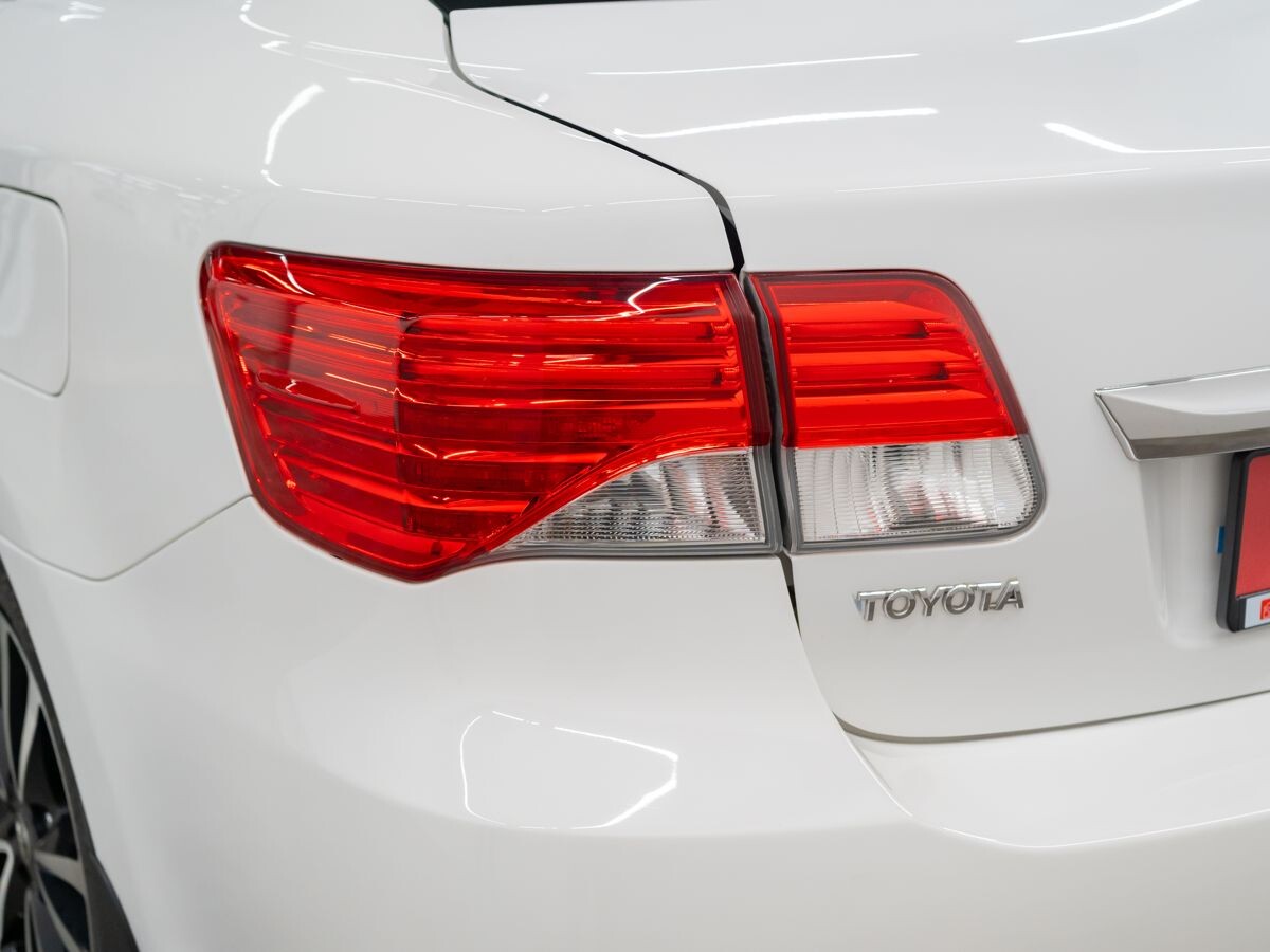 Toyota Avensis 2012 - фото автомобиля