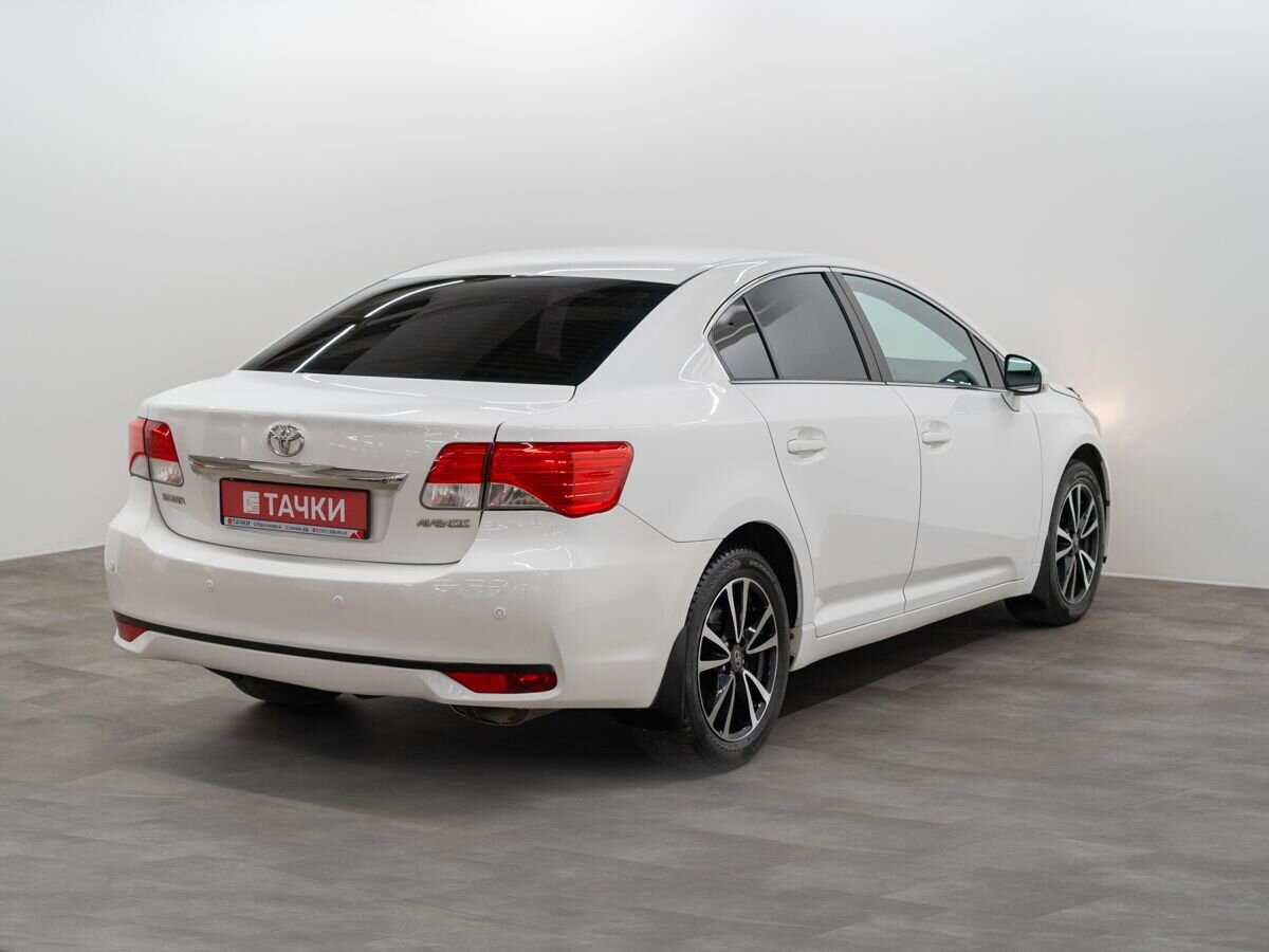 Toyota Avensis 2012 - фото автомобиля