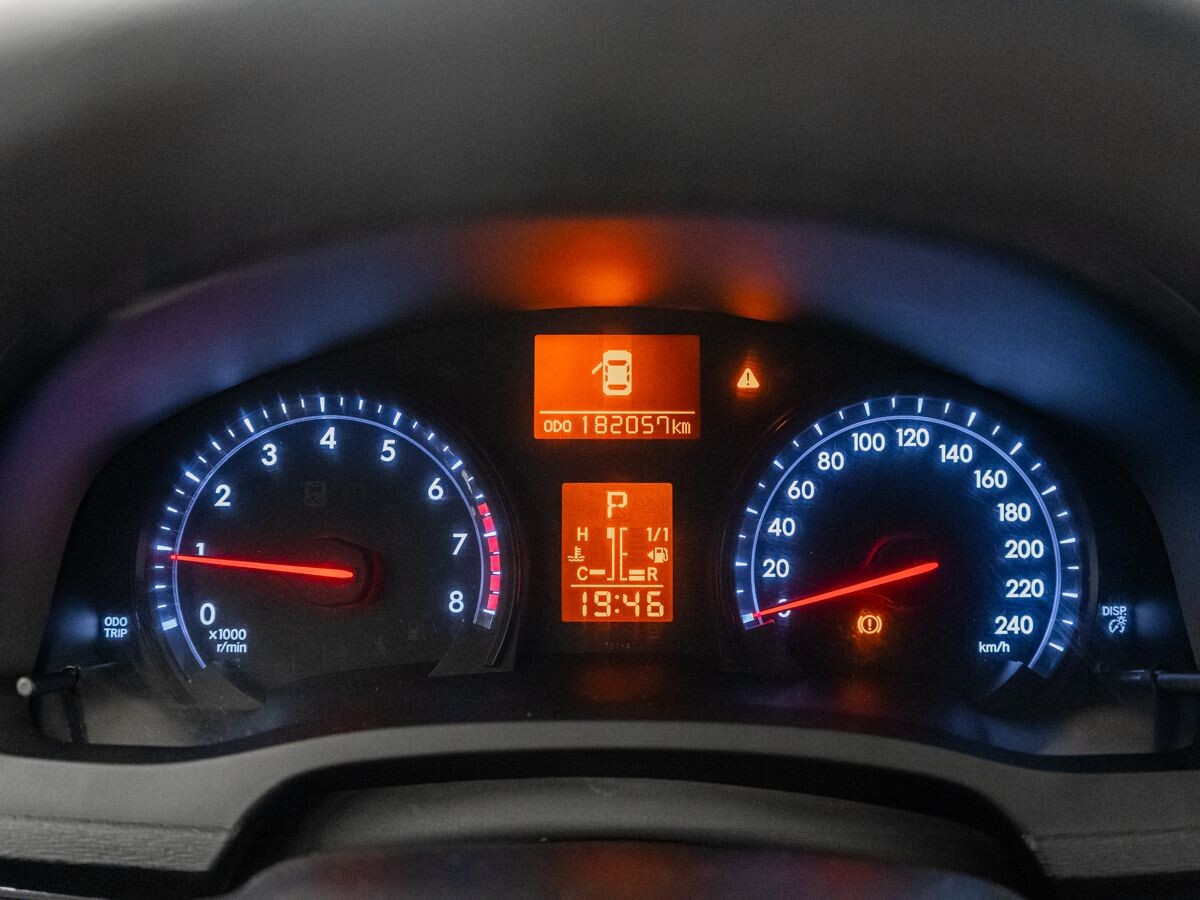 Toyota Avensis 2012 - фото автомобиля