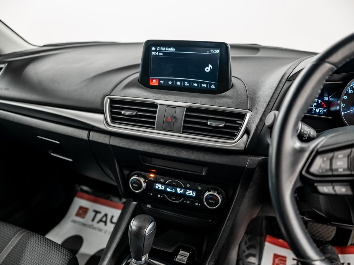 Mazda Axela 2017 - фото автомобиля