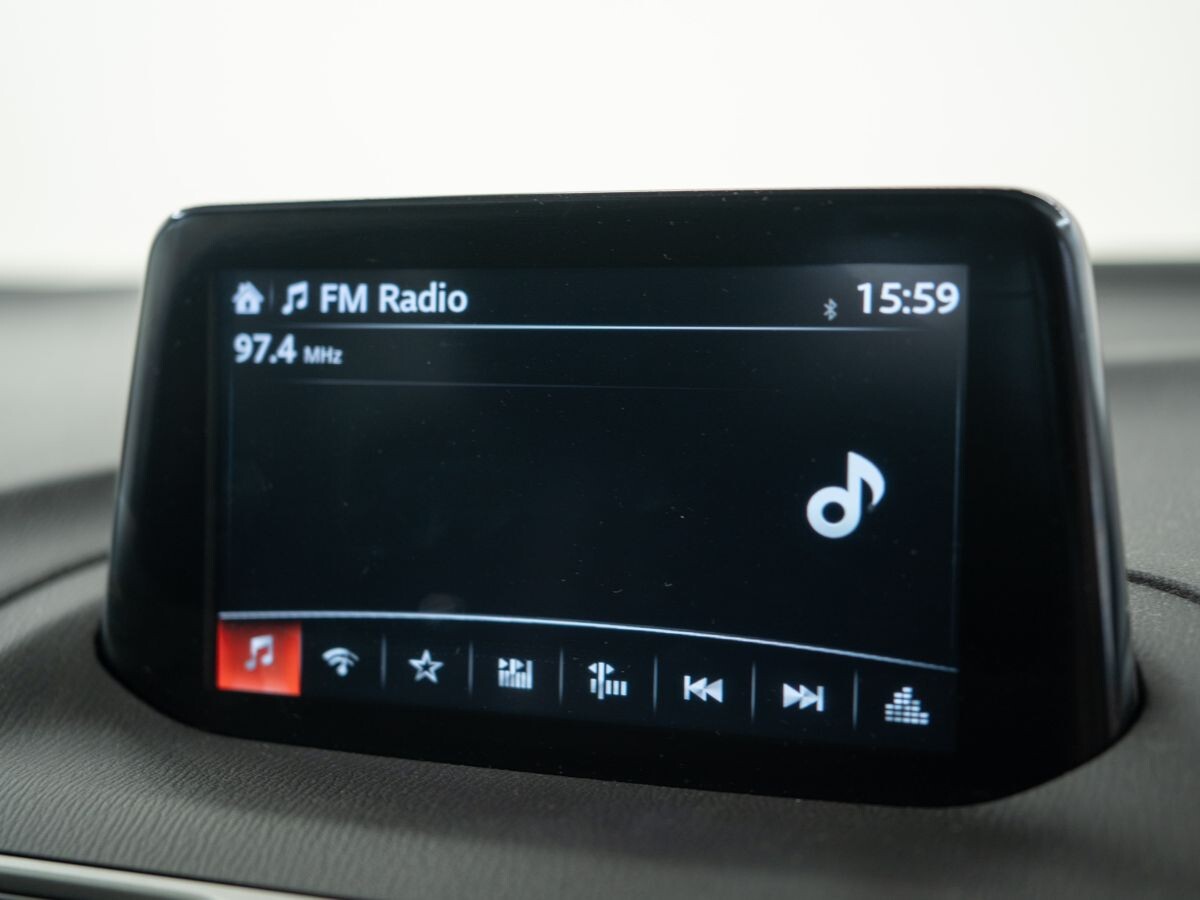 Mazda Axela 2017 - фото автомобиля