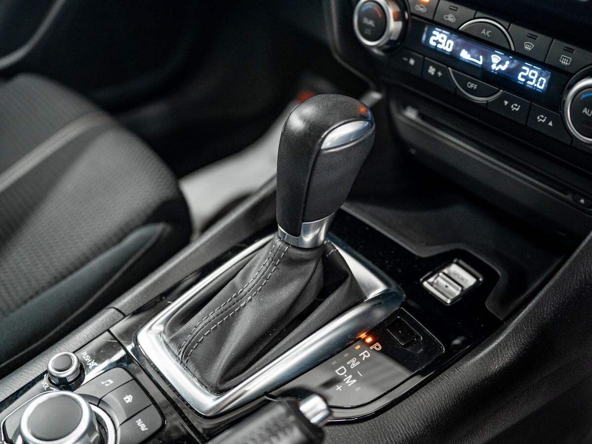 Mazda Axela 2017 - фото автомобиля