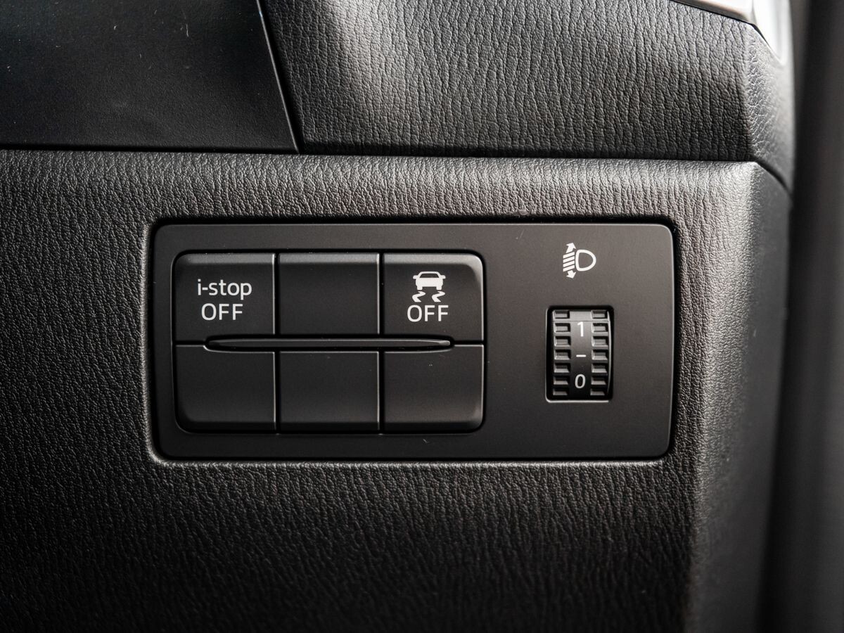 Mazda Axela 2017 - фото автомобиля