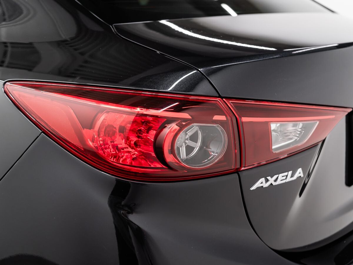 Mazda Axela 2017 - фото автомобиля