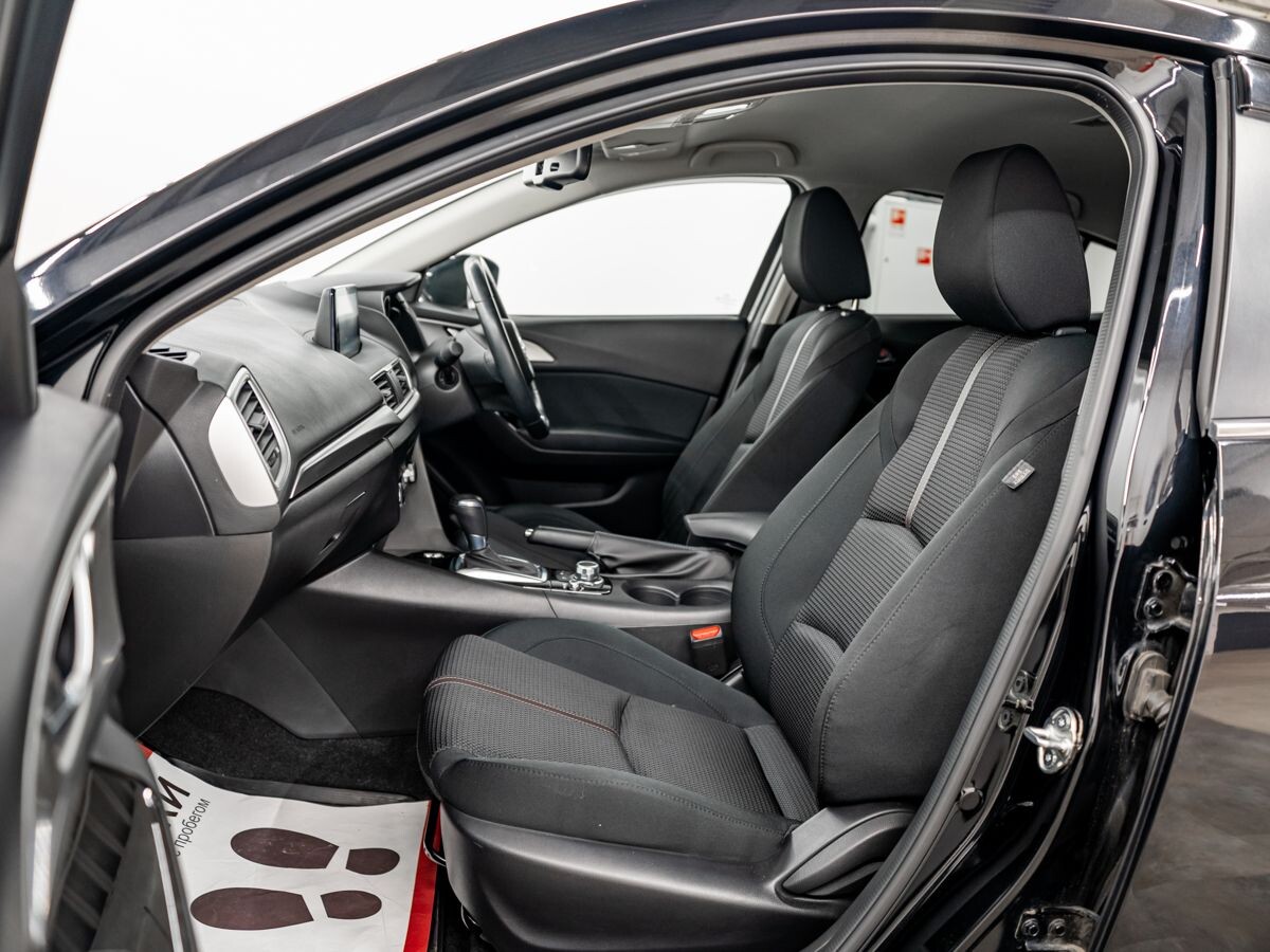 Mazda Axela 2017 - фото автомобиля