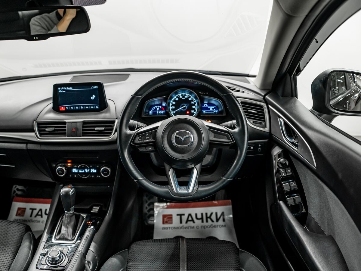 Mazda Axela 2017 - фото автомобиля