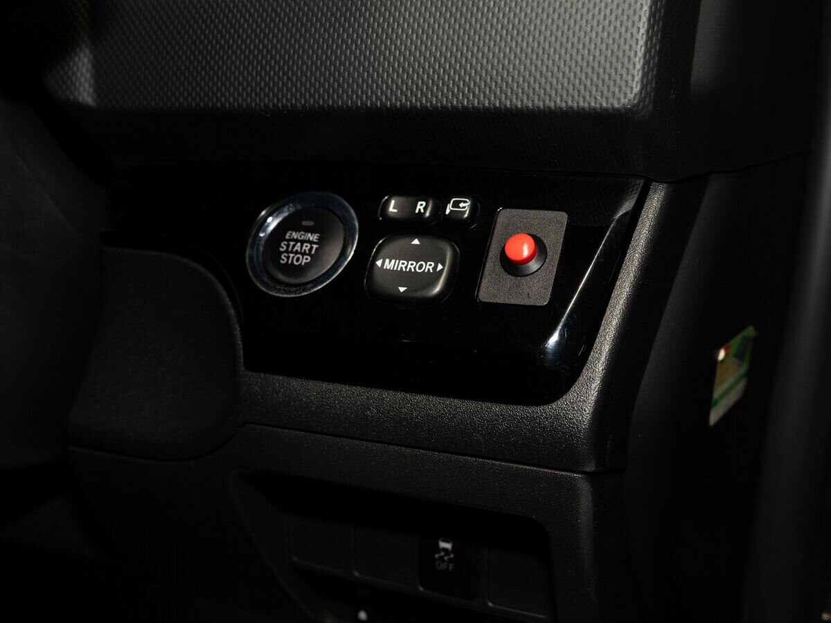 Toyota Corolla Rumion 2013 - фото автомобиля