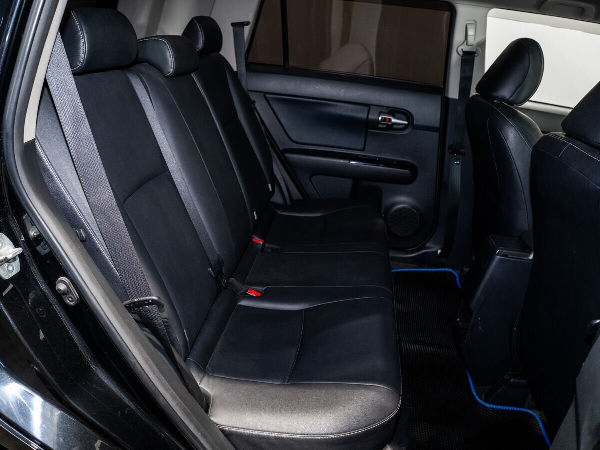 Toyota Corolla Rumion 2013 - фото автомобиля