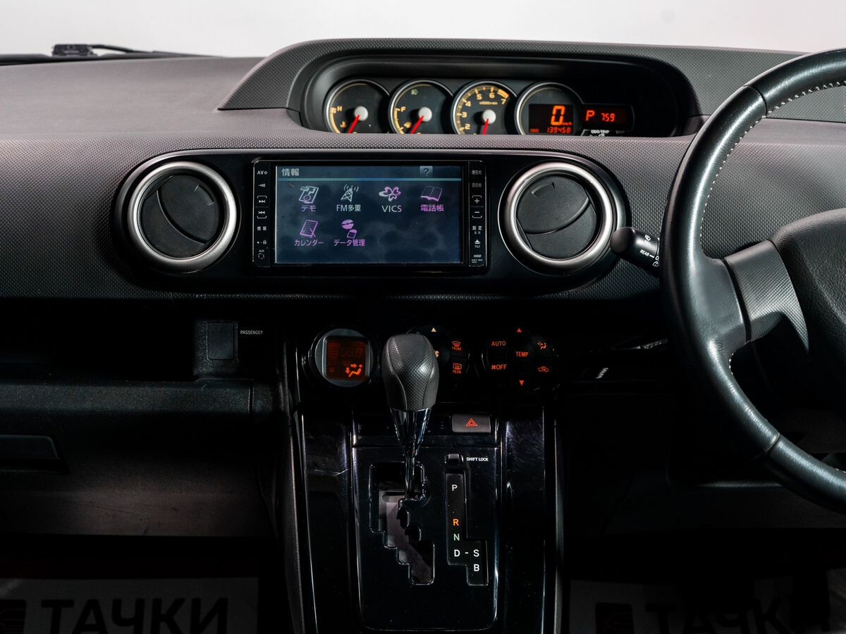 Toyota Corolla Rumion 2013 - фото автомобиля