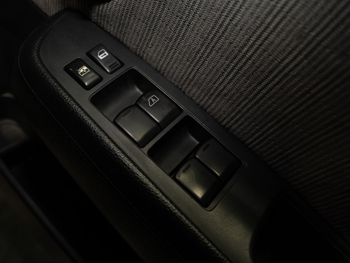 Nissan Tiida 2009 - фото автомобиля